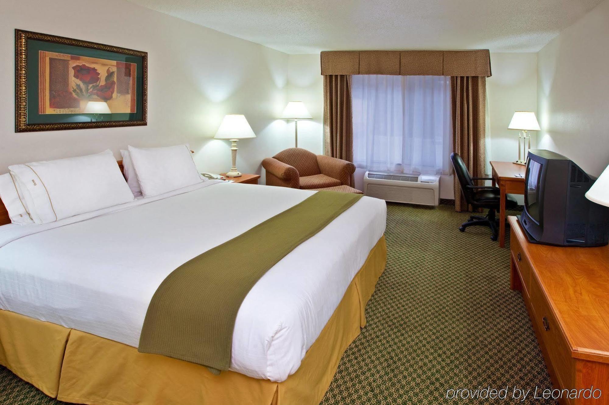 Holiday Inn Express & Suites Logan, An Ihg Hotel Εξωτερικό φωτογραφία
