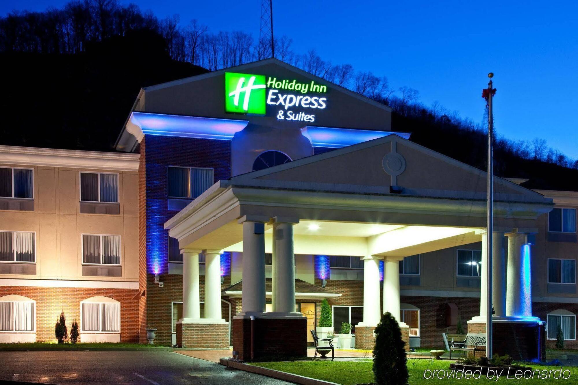 Holiday Inn Express & Suites Logan, An Ihg Hotel Εξωτερικό φωτογραφία