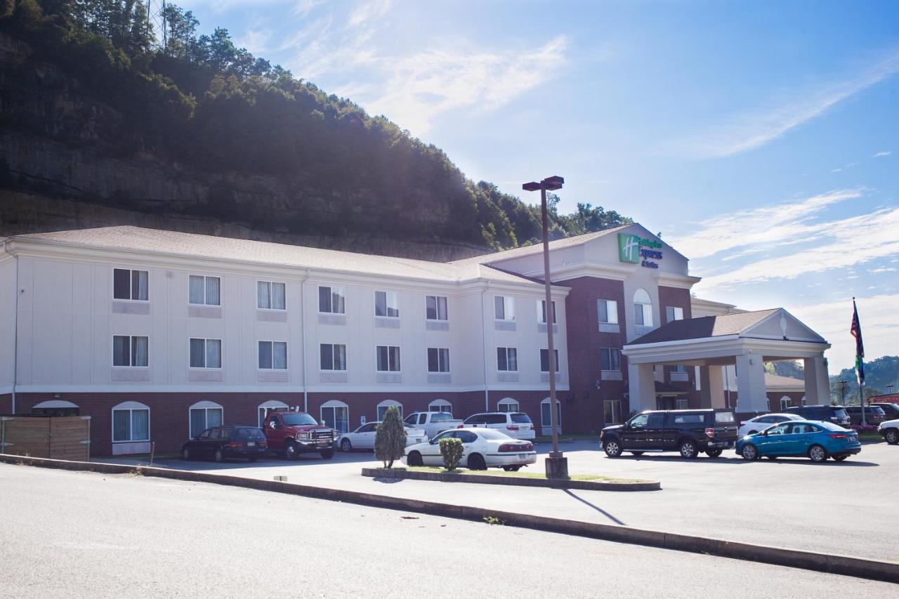 Holiday Inn Express & Suites Logan, An Ihg Hotel Εξωτερικό φωτογραφία